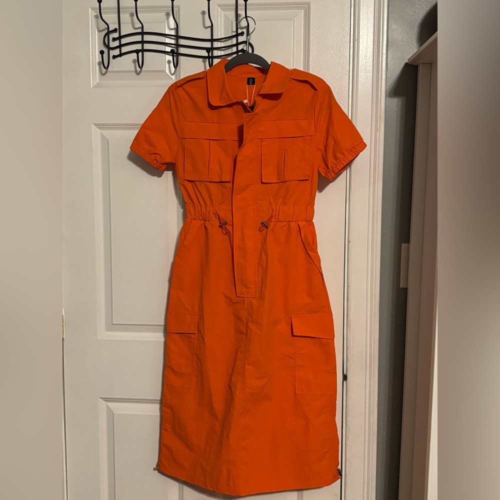 Missed NWT short sleeve elastic waist side pockets dress